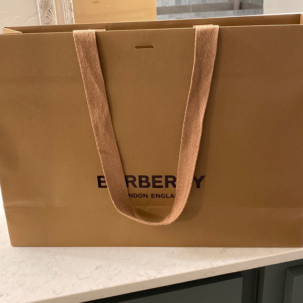 BURBERRY SHOPPING BAG